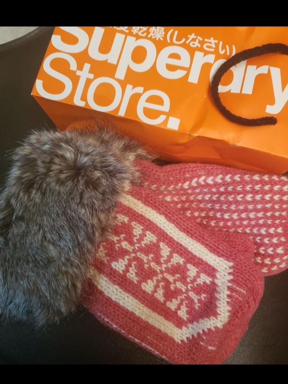 [Superdry] Dark Pink Knit Gloves with Faux Fur Cuff
